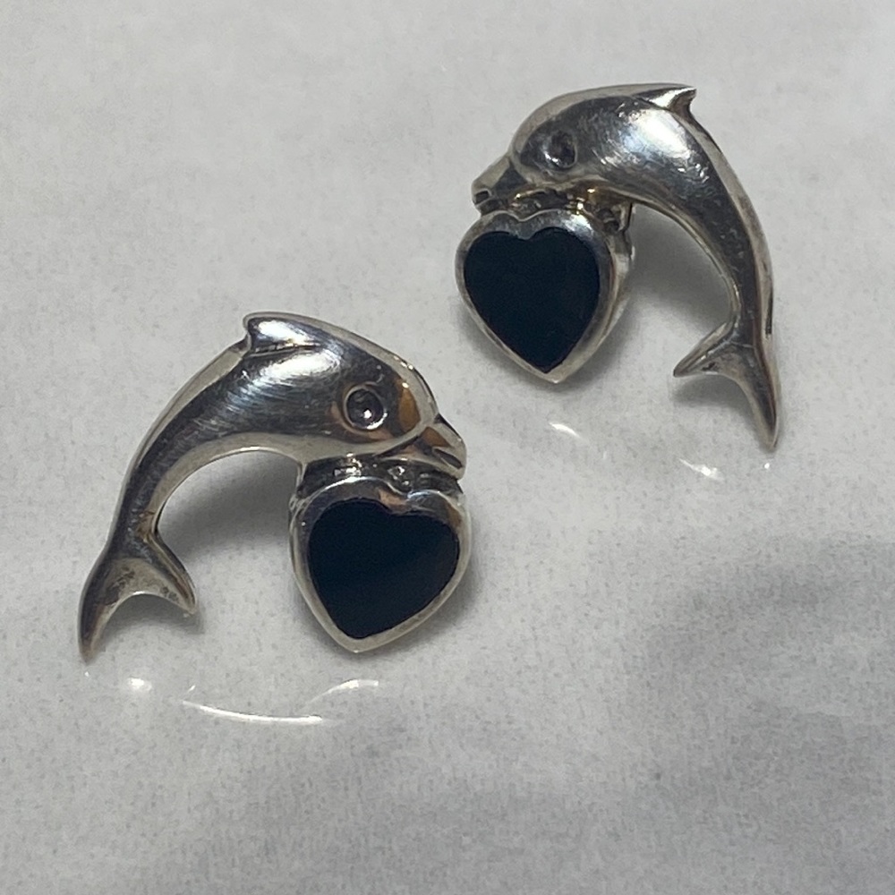 Dolphin enamel heart sterling silver 925 stud earrings‎